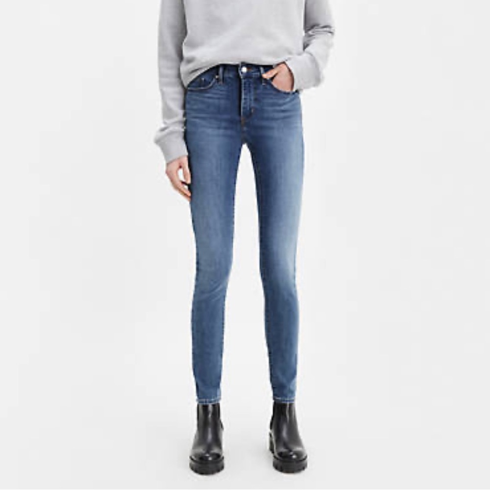 Like new Levi’s 311 Shaping Skinny jeans